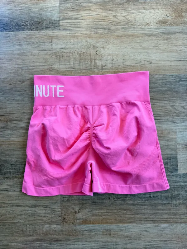 Gym.nute Pink High-Waist Seamless Scrunch Bike Shorts Size XL - Image 2