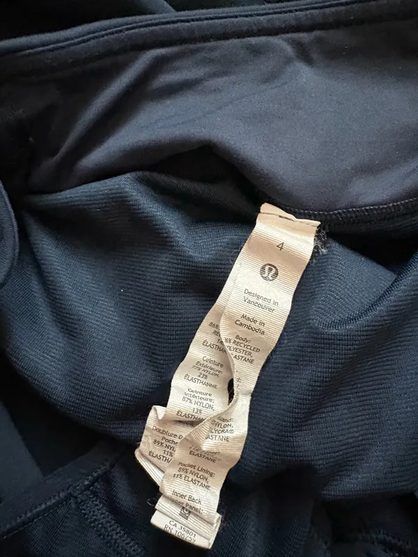 Lululemon Shorts Speed Up 2.5" - Image 3