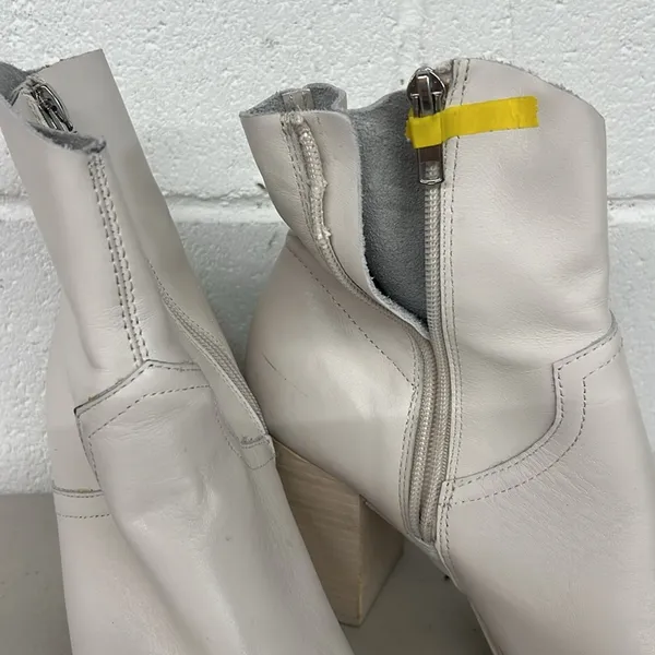 Steve Madden sz9 ivory bone CATE western heeled booties boots side zip leather - Image 3