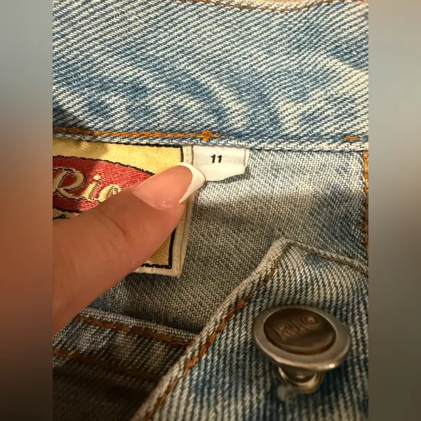 Vintage RIO‎ High-Waisted Denim Shorts – Size 11 - Image 5