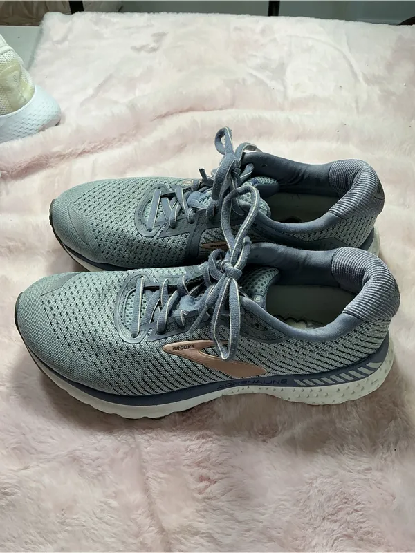 Brooks Women's Light Blue Gray Running Shoes b101 - Image 4