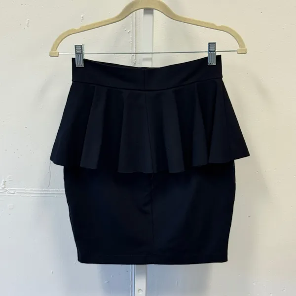 Bebe 2010s Black Peplum Mini Skirt XS Stretchy Bodycon Ruffle Made in USA - Image 2