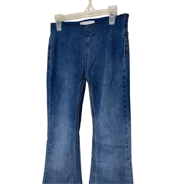 Free People Penny Pull On Flare‎ Jeans 24 Medium Blue - Image 2