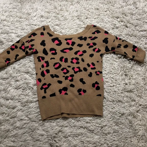 Takeout Sweater Women’s Size XS Leopard Print 1/4 Sleeve Sweater - Tan and Pink - Image 4