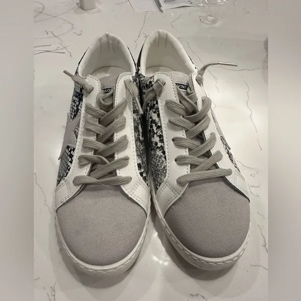NEW Vintage Havana Python Star Fashion Sneakers - Image 3