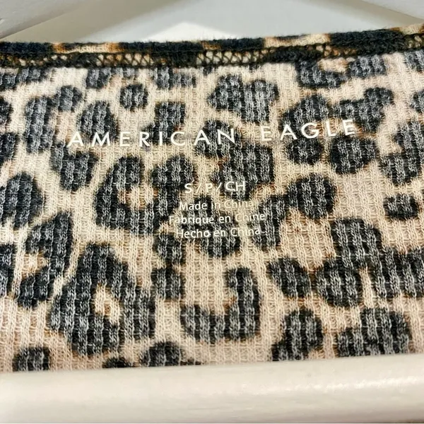 American Eagle Women’s Cheetah Print Crop Top Brown Size Small EUC - Image 3