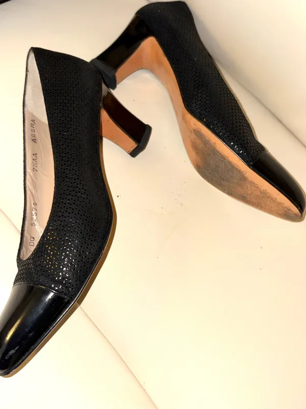 Salvatore Ferragamo black textured patent leather heels with a vintage-style toe cap. The rest of the shoe has a subtle texture. Made in Italy. - Image 5