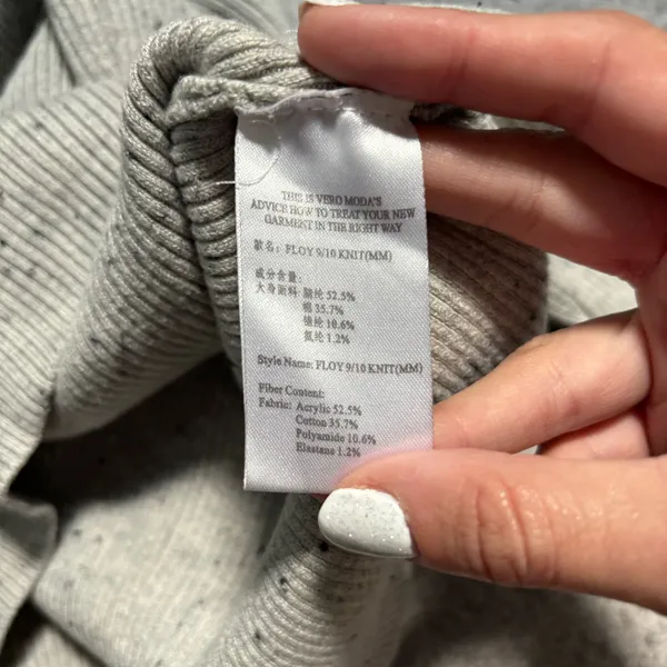 Vero Moda Light Gray Speckled Cold-Shoulder Ribbed Turtleneck Sweater - Image 7