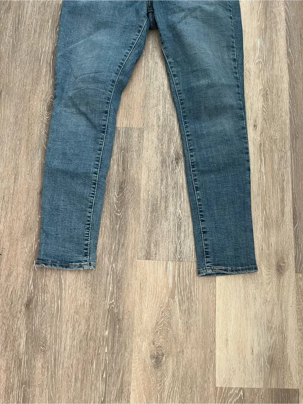 Levi’s High Rise Skinny Stretch Jeans Women’s W30 L28 Medium Wash Denim - Image 3