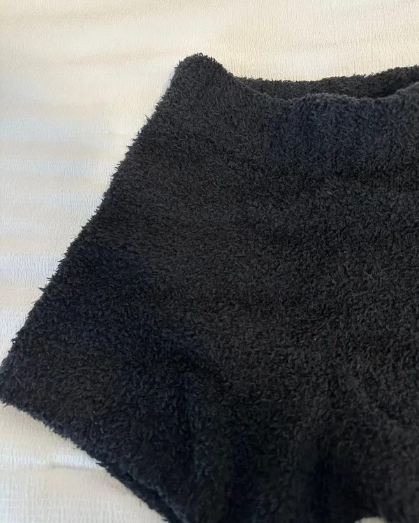 SKIMS cozy knit shorts - Image 5