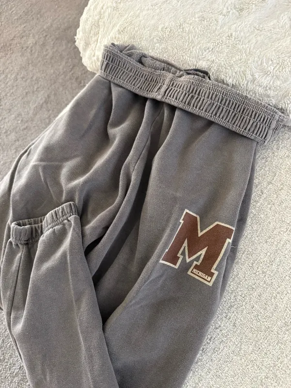 Pretty Little Thing sweatpants - Image 2