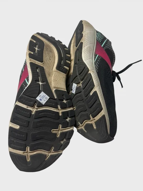 Brooks Women's Black Running Sneakers with Pink and Teal Accents - Image 9