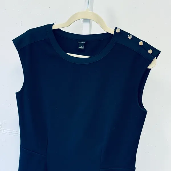 Ann Taylor Navy Blue Button Shoulder Sleeveless Knit Top‎ Small Casual Tailored - Image 3
