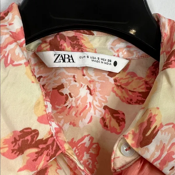 Zara satin floral and embroidered button down blouse size small - Image 3