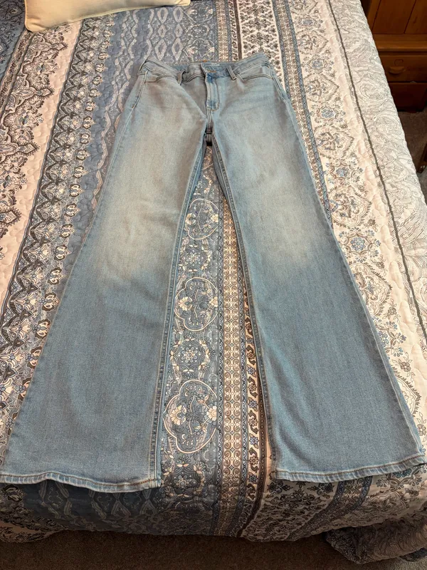 Old Navy Jeans High-Rise Wow Flare - Image 2