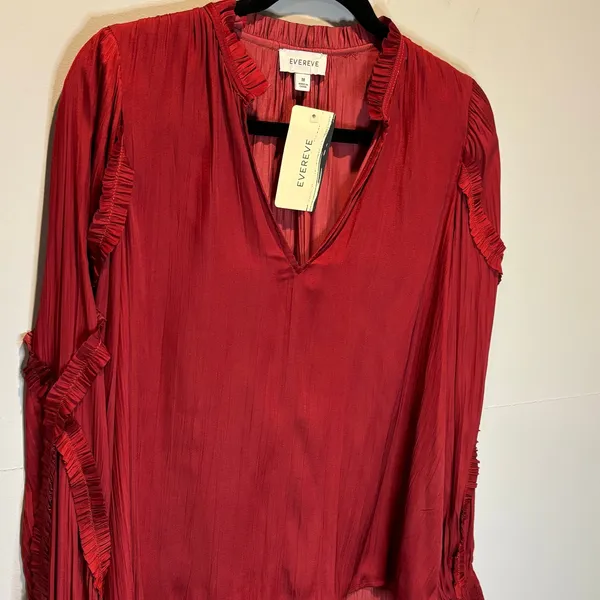 Evereve NWT Jett Ruffle Satin Blouse in Red - size Medium - Image 2