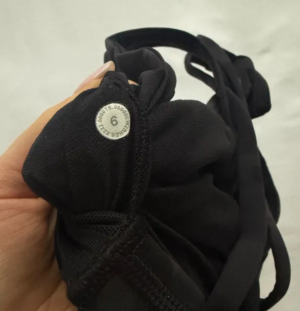 Lululemon Energy Bra Medium Support B-D Cups - Image 5