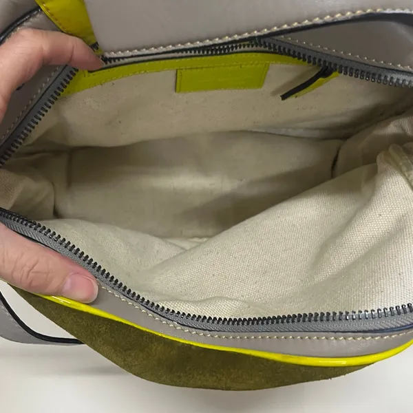 Meredith Wendell suede and leather handbag. Gray - Image 5