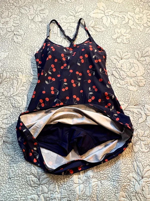 💥NWT Outdoor Voices Exercise Dress Very Cherry Navy Shorts UPF 50+ XS🧡 - Image 5