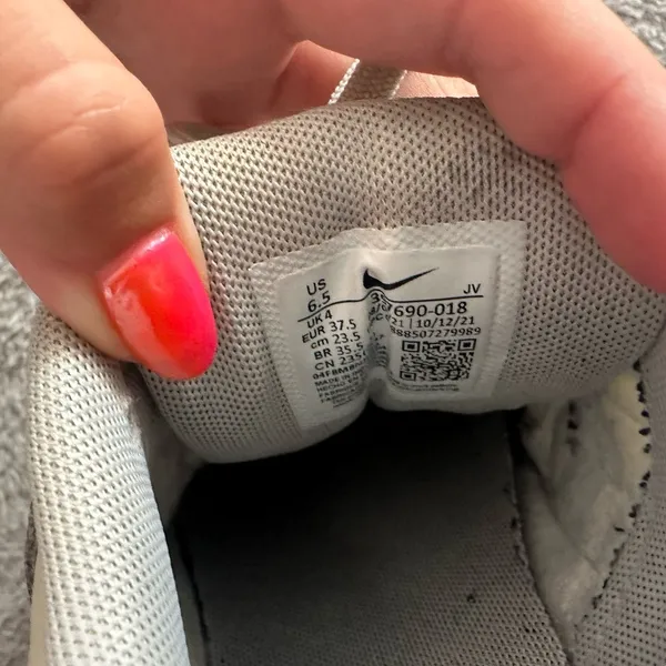 Nike Air Max 90 Women's Casual Sneakers - Image 6