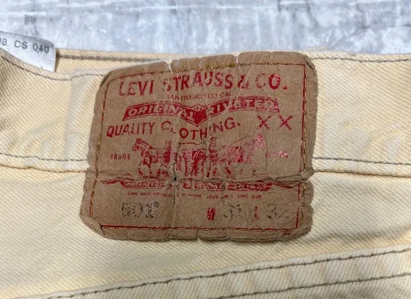 Levi's 501 button fly vanilla yellow cream 31x32 - Image 4