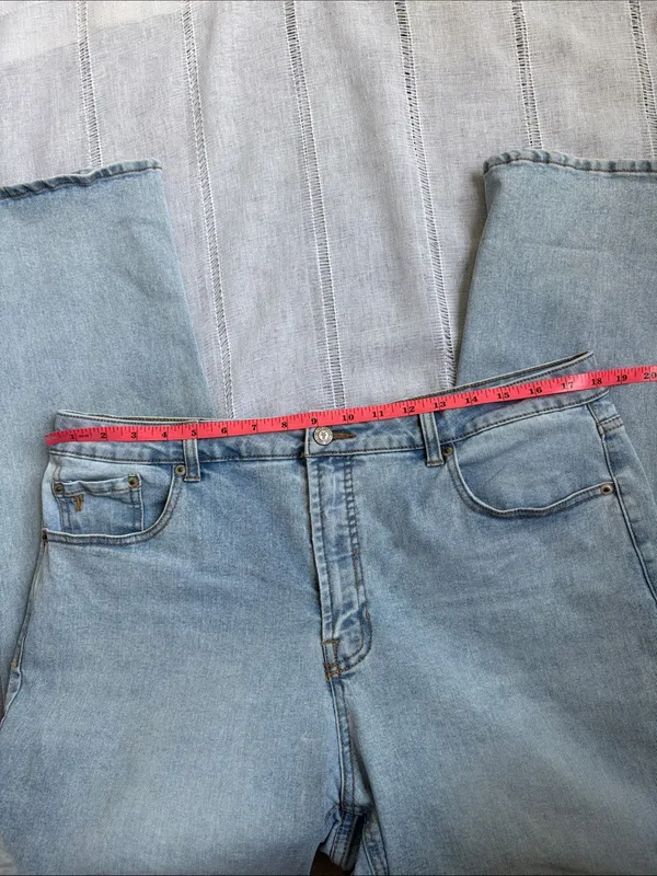 Frye Light Wash Relaxed Women’s Jeans - Image 10