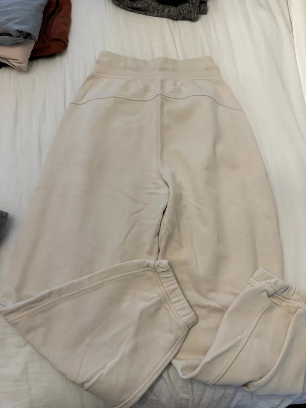 Lululemon joggers  - Image 4