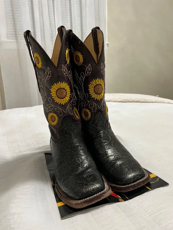 Sunflower Cowboy Boots Black Size 7 - Image 2