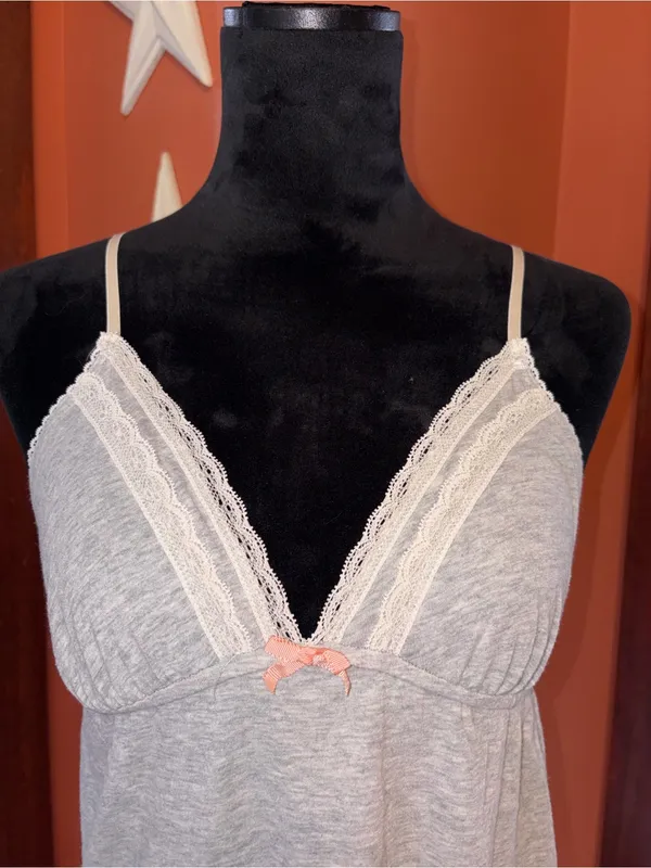 Y2K 2000’s Grey Lace-Trim Women's sleep Tank Top with Pink Bow - Image 2