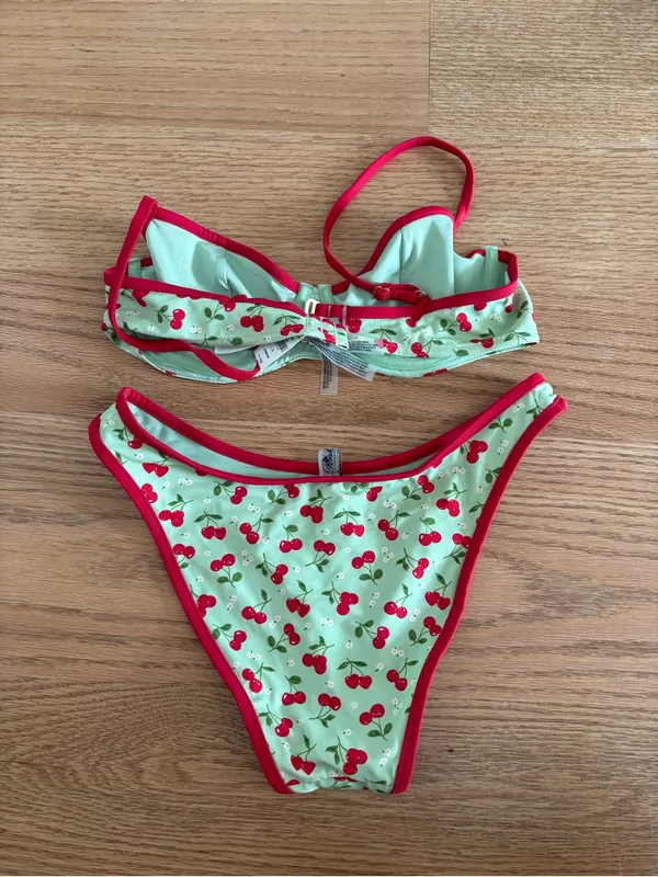 Frankie’s Bikinis set 🍒 - Image 3