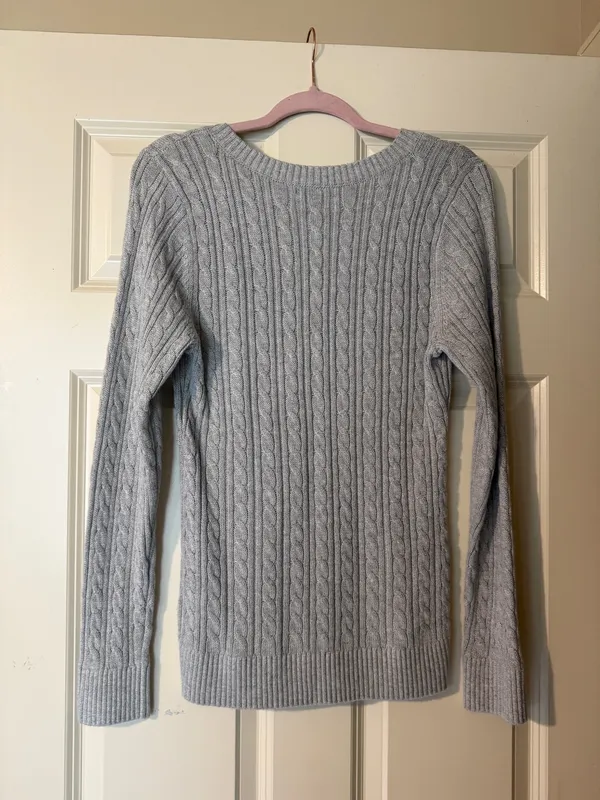 Hollister Cable Knit Icon V-Neck Sweater - Image 3