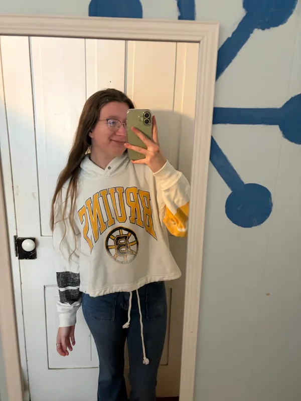 47 Harper slightly cropped Boston’s bruins hoodie - Image 2
