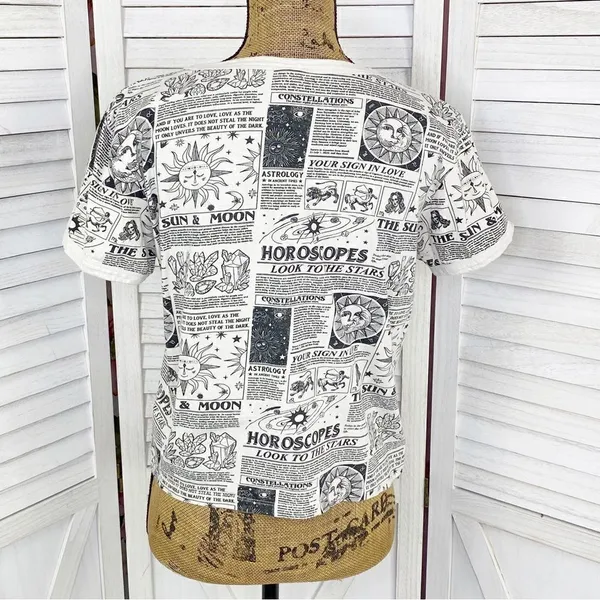 Vibe N Astrology Horoscope Crop Tee Shirt‎ Cream Black Medium - Image 4