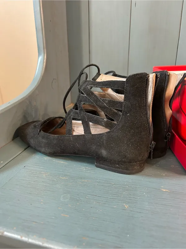 AEROSOLES Black Suede Lace-Up Flats | Women’s Size 7.5 - Image 2