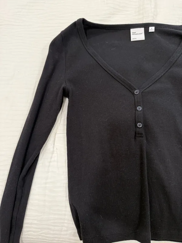 Aritzia Long Sleeve - Image 4