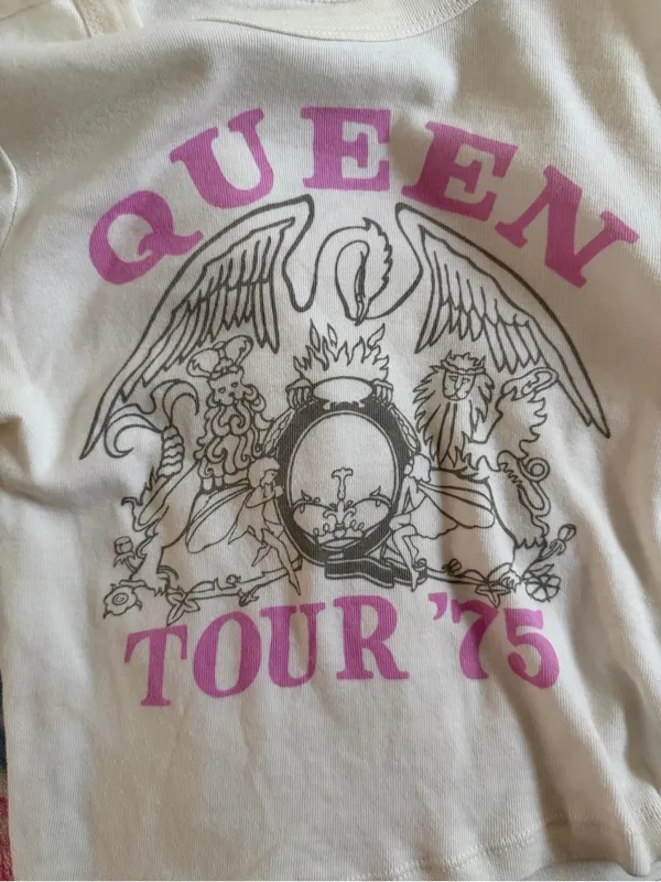 American Eagle Outfitters White Tee with Pink Queen Tour '75 Graphic - Image 2