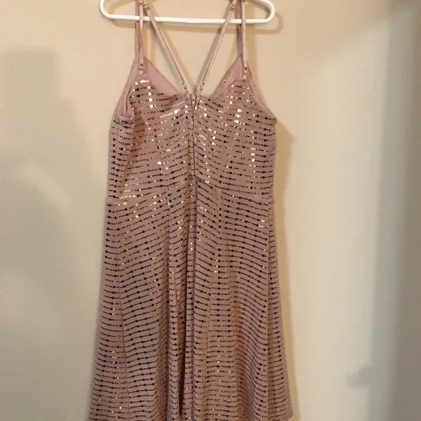 PROM/ Cocktail/ Cruise DRESS New Rose Gold Dress Size 7 Gorgeously Beautiful. - Image 2