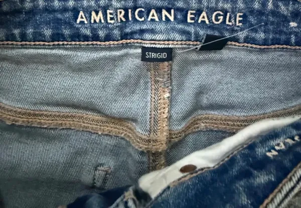 American Eagle Strigid Mom Jeans - Image 4