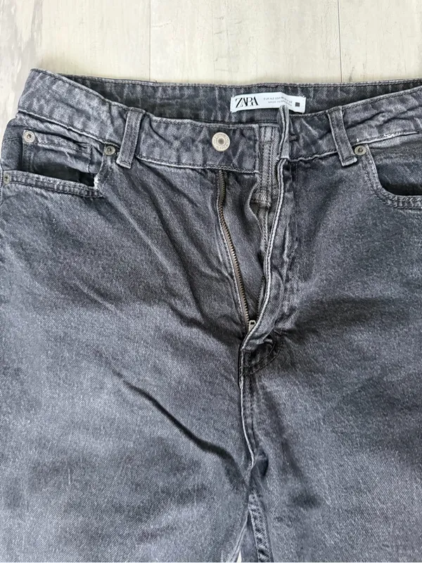 Zara Women’s Washed Black Relaxed Jeans - Image 3