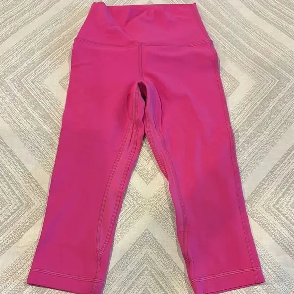 Lululemon Women’s Hot Pink High Waisted Cropped Leggings - Size 2 - Image 2