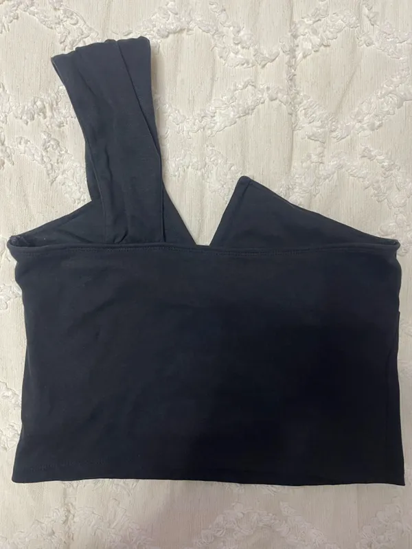 Maeve One-Shoulder Black Crop Top - Image 2