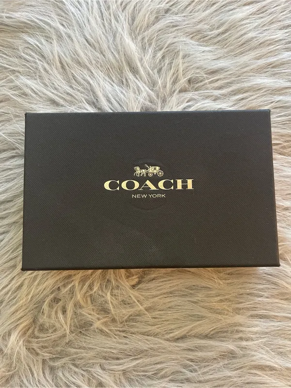 NWT COACH Glitter Star Wristlet Pouch in Red - Image 11