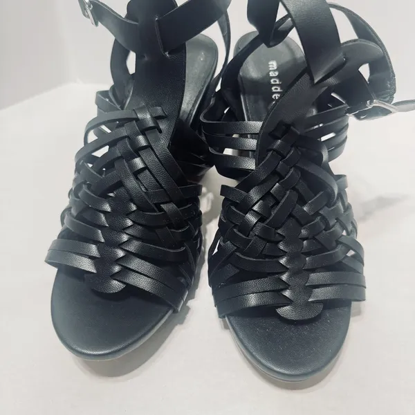 Steve Madden Madden Girl Black Strappy Sandals sz 8 faux leather block heels Ransley - Image 2