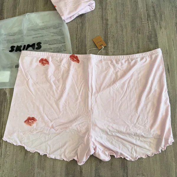 SKIMS New Pajama Set - Image 6