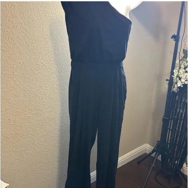 Free People Size Small Elegant Black One-Shoulder linen Jumpsuit size 6 box 5 - Image 2
