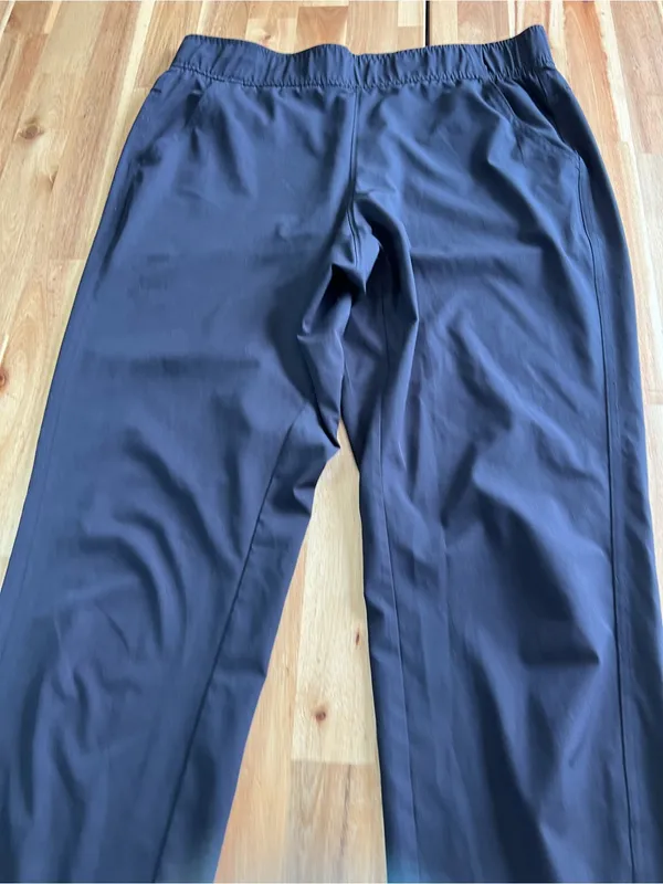 Eddie Bauer Black Pull On Pants Women’s Small Stretch Travel Casual Pants - Image 2