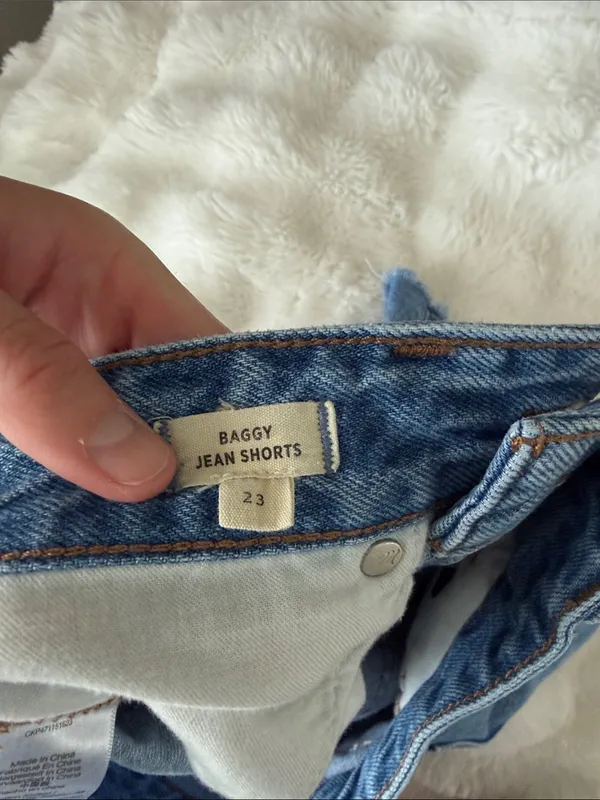 Madewell Light Blue High-Rise Denim Shorts - Image 3