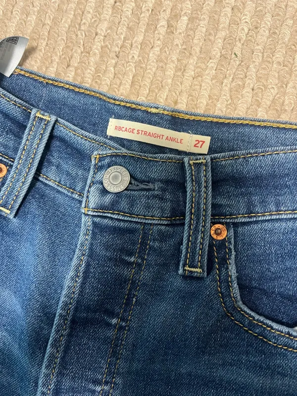 Levi’s Ribcage Straight Ankle Jeans - Image 2