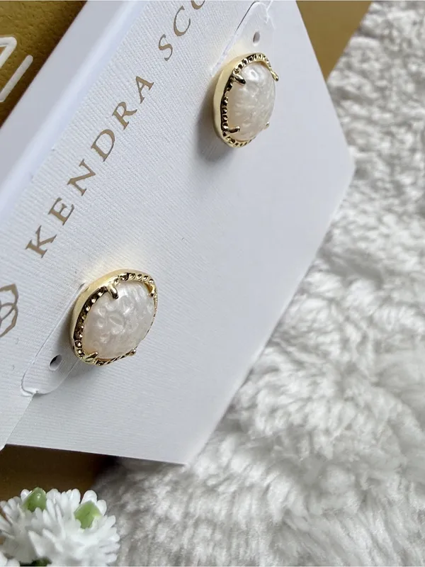 Kendra Scott Sand Dollar Gold Stud Earrings Natural - Image 3