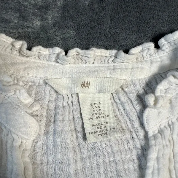 H&M V-Neck Cap Sleeve Gauze Top Size S Relaxed Fit Lightweight Beach Coastal - Image 4